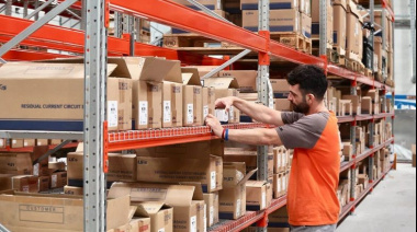 El Gobierno fijó por decreto el Salario Mínimo Vital y Móvil en $302.600