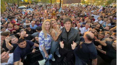 Javier Milei llegó a Santiago del Estero en el tramo final de su gira nacional
