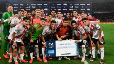 River debutó con un cómodo triunfo y festejó en Santiago del Estero