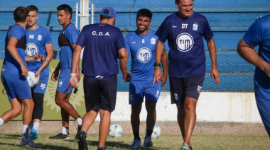 Carlos Mazzola: "Queremos hacer un partido digno contra Boca, competir"