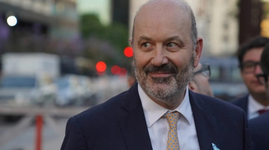 Federico Sturzenegger cuenta abiertamente que desregula normativas de ANMAT por pedido de sus amigos