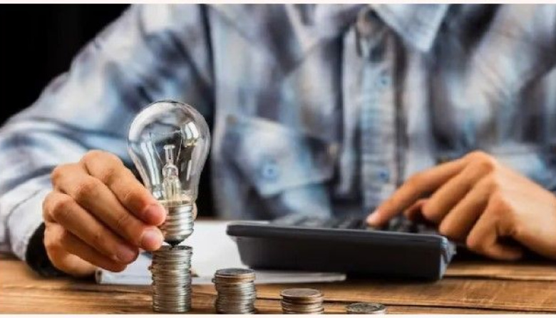 El Gobierno evalúa recortar más subsidios que tendrán impacto profundo en las boletas de luz y gas