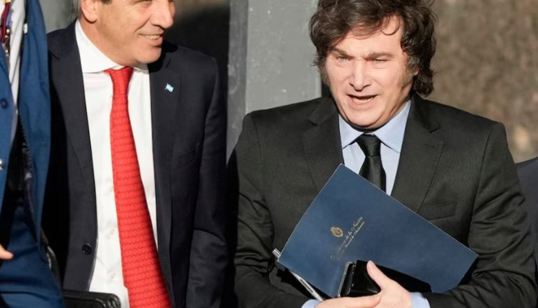 Con el dólar en el techo de la banda, el Gobierno mantiene expectativas de una apreciación del peso post elecciones