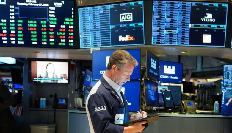 Tras los anuncios del BCRA, el Gobierno espera la reacción del mercado y busca que baje el riesgo país