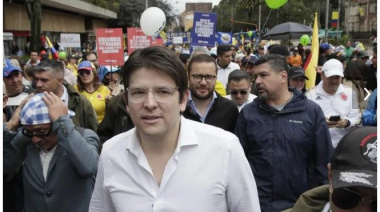 VIDEO- Atentado a Miguel Uribe : la Fundación Santa Fe no ha emitido el segundo parte médico sobre la salud del senador