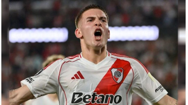 Franco Mastantuono pasó la revisión médica y puso la firma con el Real Madrid