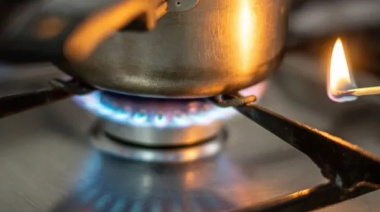En medio de la ola de frío polar, el Gobierno volvió a subir las tarifas de gas