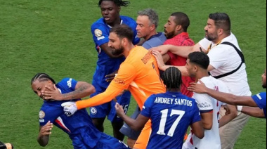 Polémico: el manotazo de Luis Enrique a Joao Pedro tras perder la final