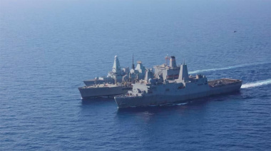 Aeronaves militares del régimen de Maduro hostigaron a un buque de la Armada de EEUU