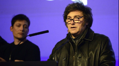 Santiago Caputo aprovecha la derrota para empujar a los Menem y ahora quiere el control de la elección de octubre