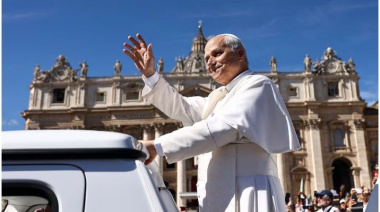 El papa León XIV calificó de “realista” el plan de Trump para Gaza e instó al grupo terrorista Hamas a que acepte la propuesta