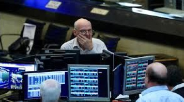 Mercados: el riesgo país retrocede más de 30 puntos en otro buen día para los bonos soberanos