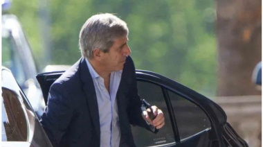 Según Bloomberg, Luis Caputo aseguró que podría haber cambios en las bandas cambiarias