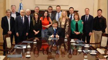 El Gobierno quiere reducir la planta estatal un 10% en 2026 y ATE ya amenaza con adelantar un paro nacional