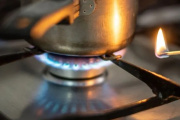 En medio de la ola de frío polar, el Gobierno volvió a subir las tarifas de gas