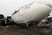 Tragedia en Rusia: se estrelló un avión con 49 personas a bordo y encontraron su fuselaje en llamas