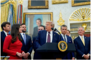 Donald Trump aseguró que EE. UU. disparó contra un barco con drogas proveniente de Venezuela