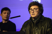 Santiago Caputo aprovecha la derrota para empujar a los Menem y ahora quiere el control de la elección de octubre