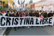 Cristina Kirchner cumple 100 días presa y los militantes se movilizan a San José 1111