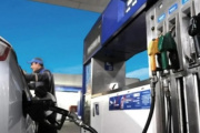 El Gobierno posterga la suba de impuestos a los combustibles para después de las elecciones
