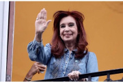 Internaron a Cristina Kirchner por una "dolencia abdominal"